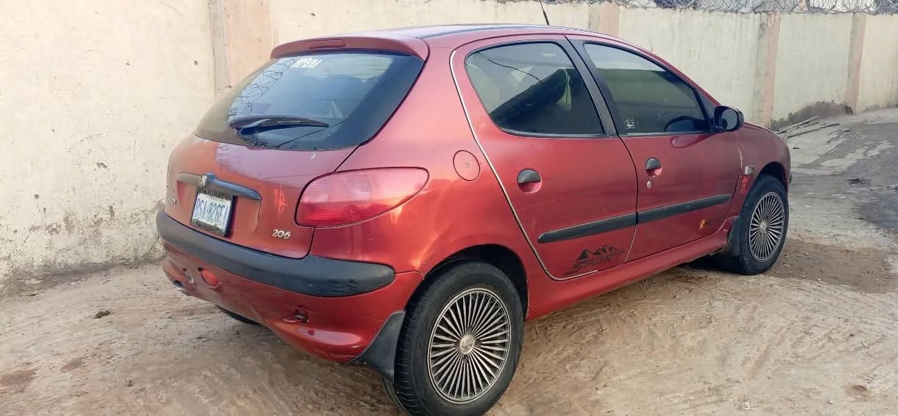 A picture of 2003 Peugeot 206