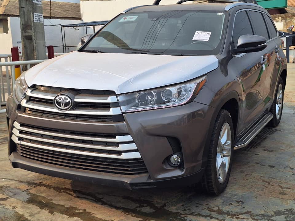 A picture of Toks 2015 toyota highlander in ilorin thumbstart