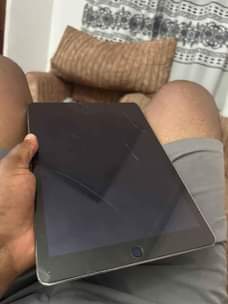 A picture of iPad Air 2 64GB CELLULAR