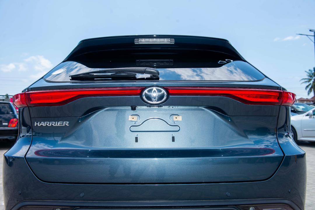 A picture of TOYOTA HARRIER ANACONDA