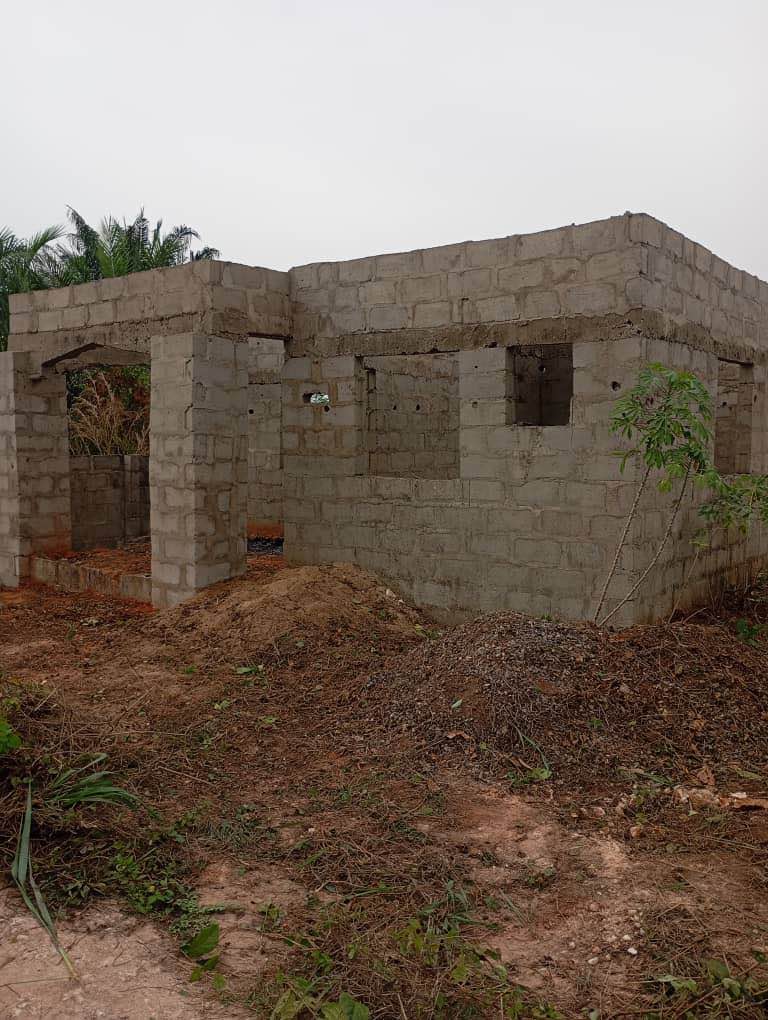 A picture of 2 bedroom and 2 room and Palor self contain fenced