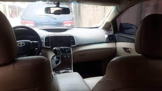 A picture of 2013 Toyota Venza thumbstart Android screen Power boot And leather