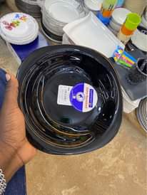 A picture of Luminarc plates and bowls 0704297488