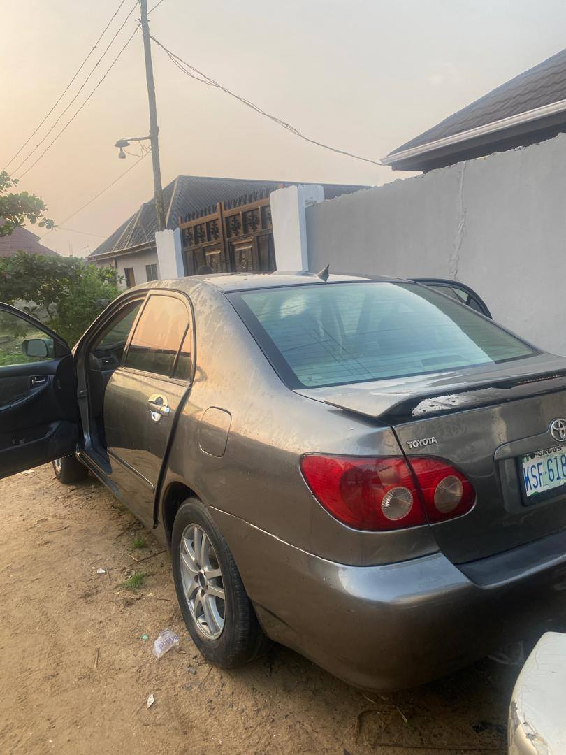 A picture of Toyota Corolla 2004