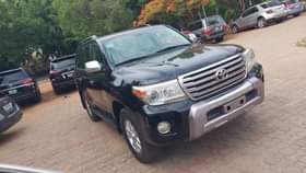 A picture of Toyota Landcruiser 2013 model