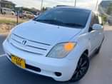 A picture of TOYOTA IST