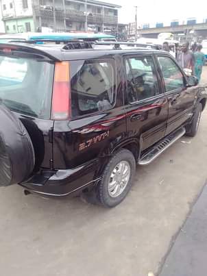 A picture of 99 MODEL HONDA CR V