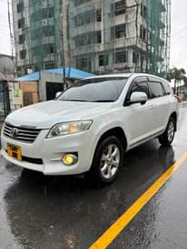A picture of Toyota vanGurd Kali sana