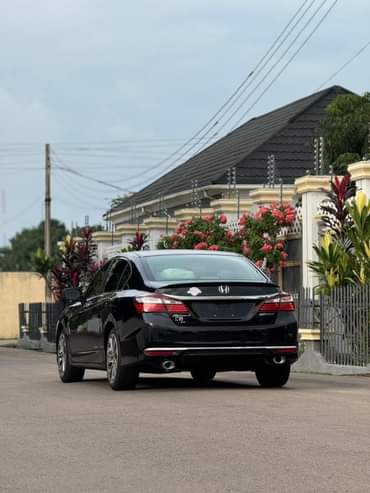 A picture of FOREIGN USED SHARP 2016 HONDA ACCORD SPORT EVERYTHING INTACT 4
