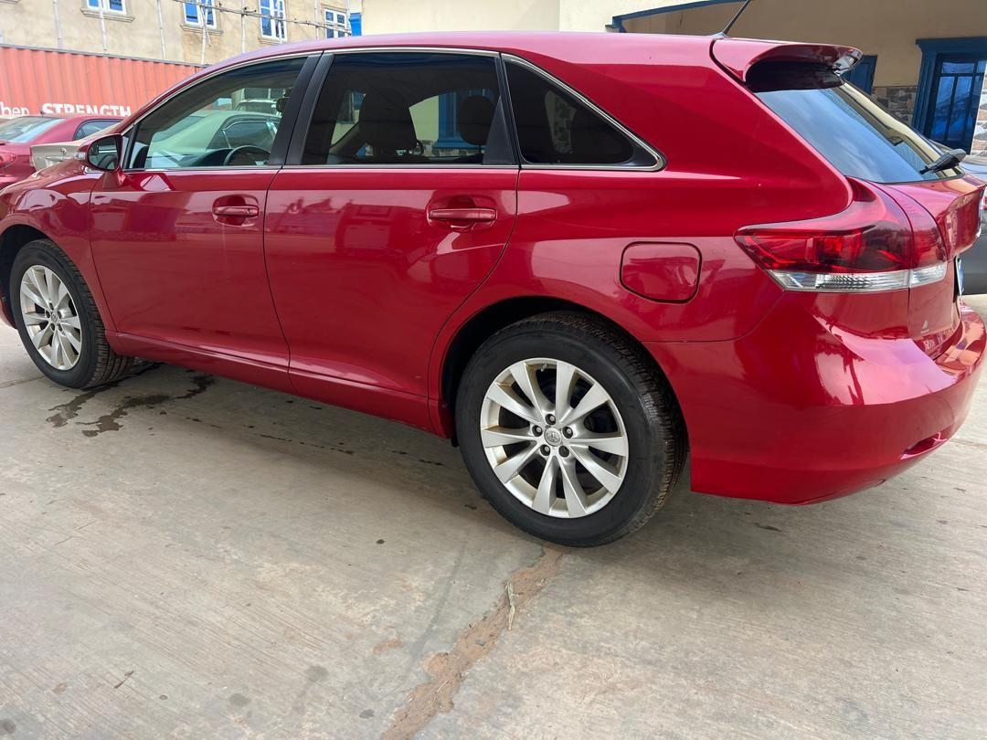 A picture of 2014 Toyota venza