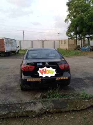 A picture of Hyundai Elantra 2012