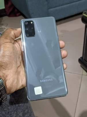 A picture of samsung s20 5G