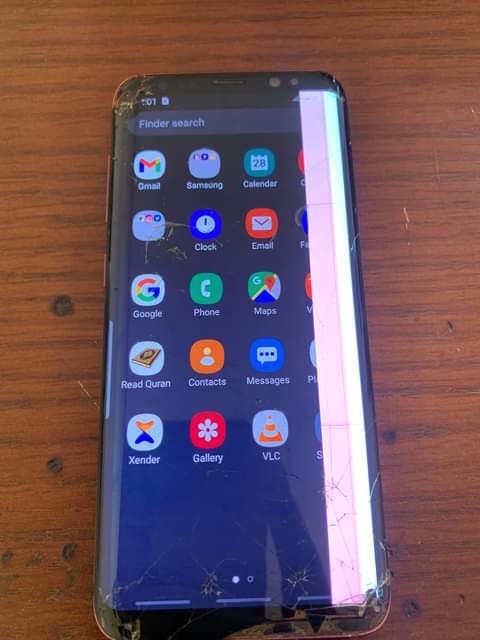 A picture of Samsung s8 edge at