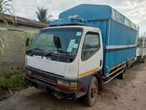 A picture of Gari zinauzwa gari zipo mwanza