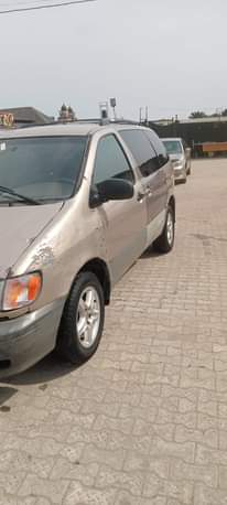 A picture of 2002 Toyota Sienna