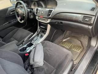 A picture of Honda Accord 2016model