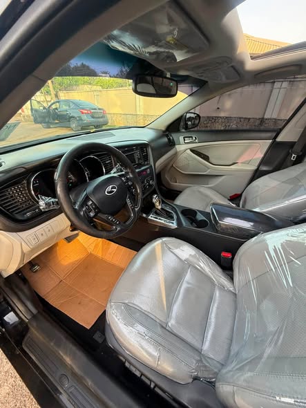 A picture of KIA OPTIMA 2012 MODEL