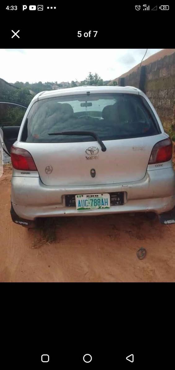 A picture of Toyota yaris 2006 model