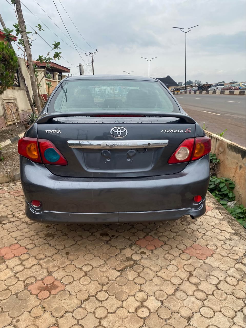 A picture of TOYOTA COROLLA 2010 S