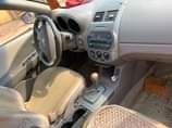 A picture of Nissan Altima 04