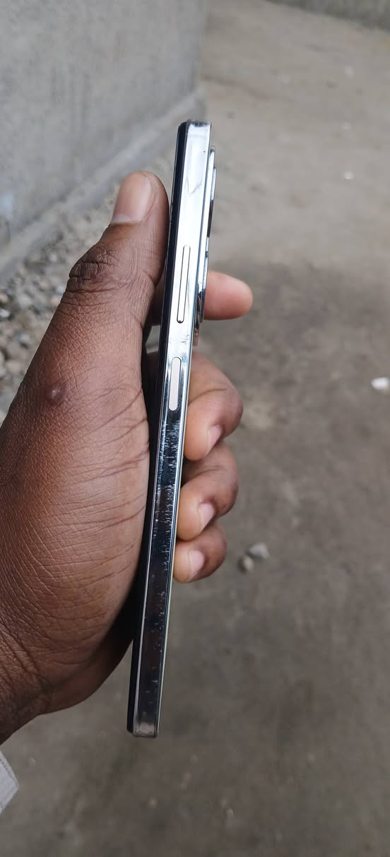 A picture of INFINIX HOT 40I IMENYOOKA SANAA
