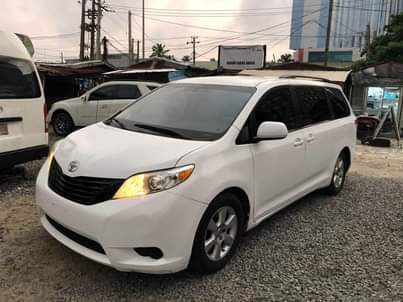 A picture of Quick deal 2022 entry not registered First body pan Toyota