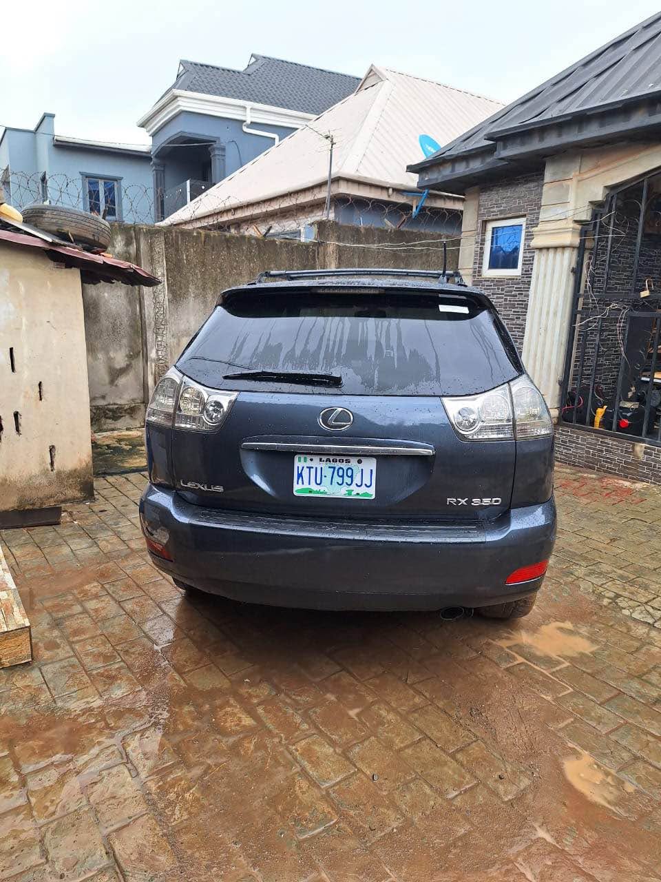A picture of Lexus rx350