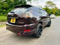 A picture of Toyota Harrier new model DPN
