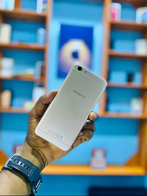 A picture of OPPO A57