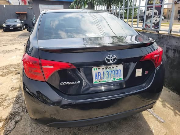 A picture of Clean 2016 corola sport with sound engine and gear 13