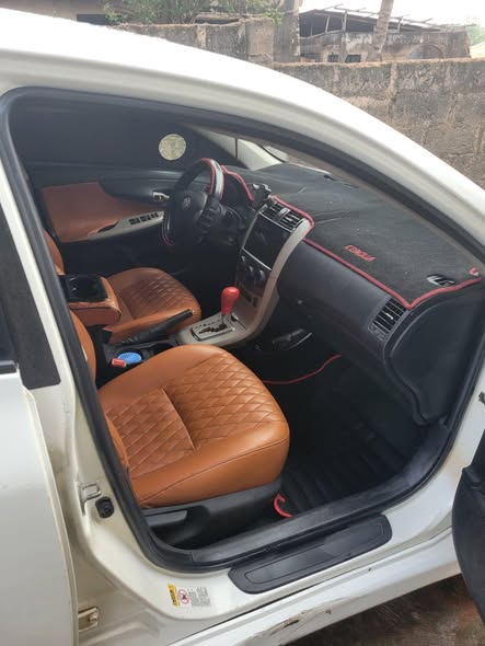 A picture of TOYOTA COROLLA