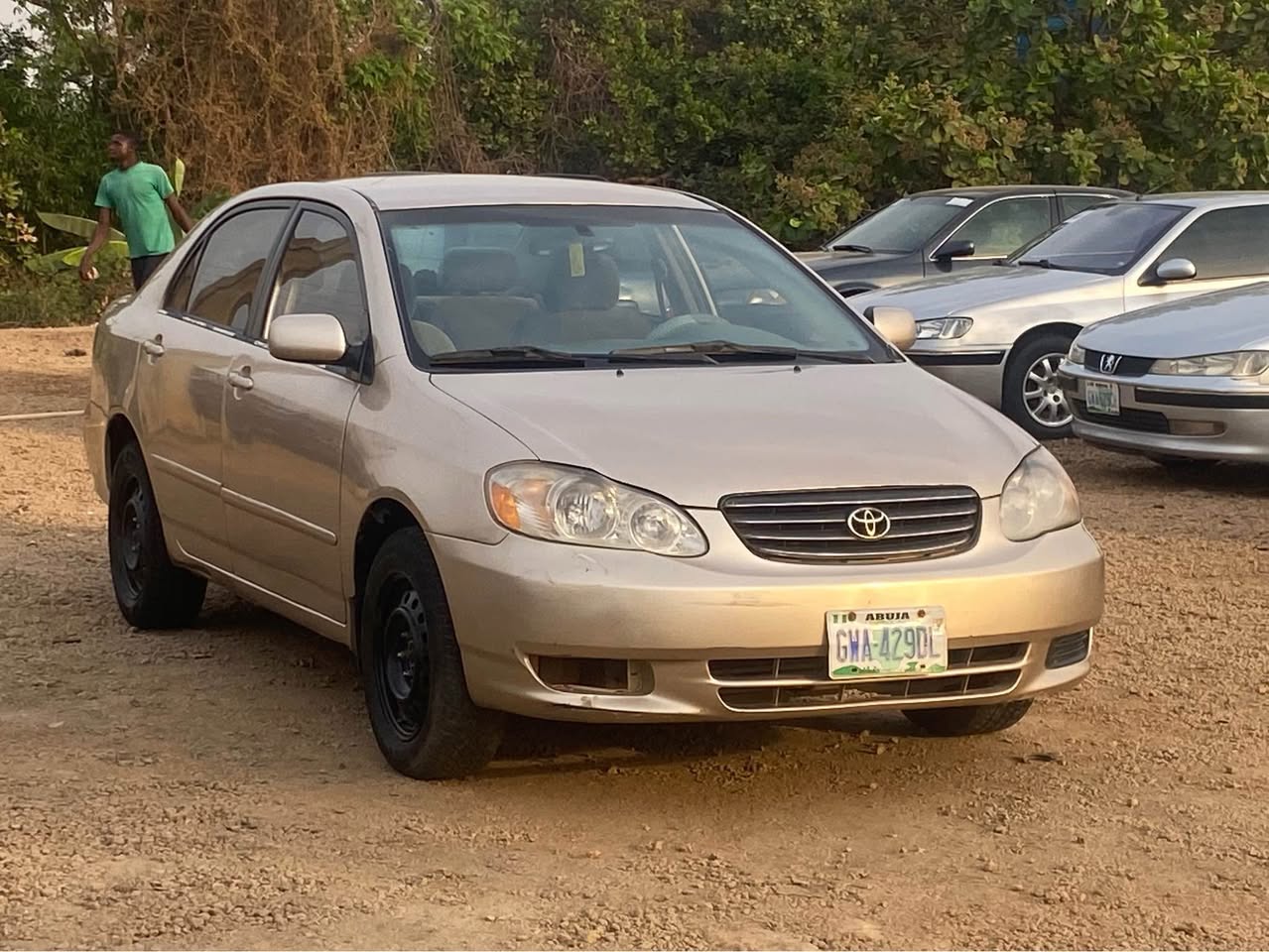 A picture of TOYOTA COROLLA 2004