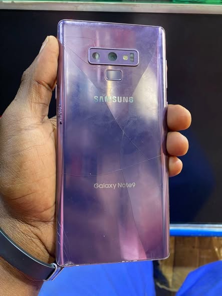A picture of Note 9 512gb storage
