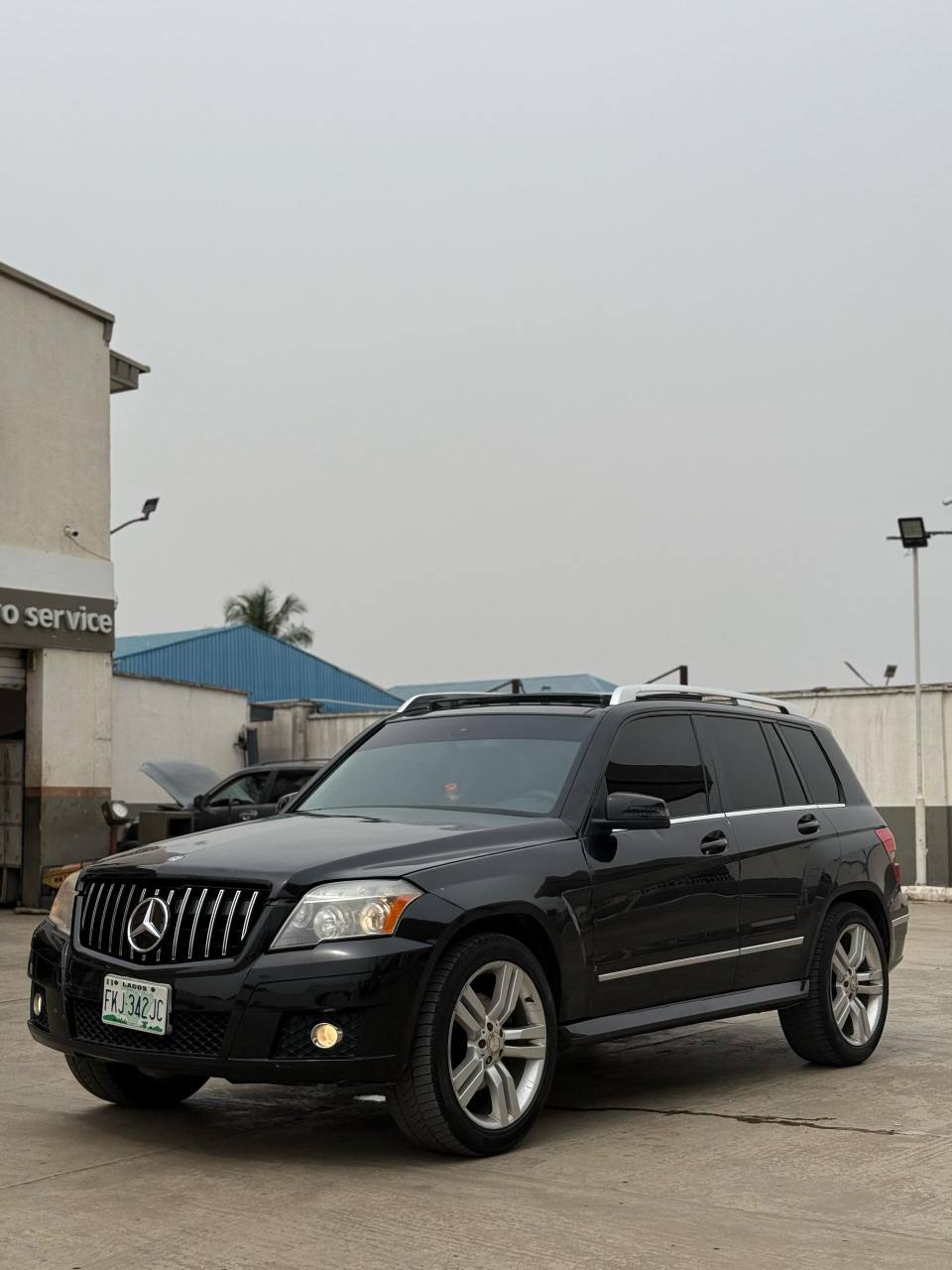 A picture of MERCEDES BENZ GLK 011 REGISTERED TOKUNBO STANDARD ALL DOCUMENTS INTACT