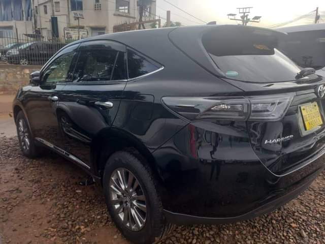 A picture of 2015 Toyota Toyota harrier hybrid 2.2
