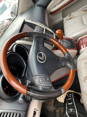 A picture of Lexus Rx 330 2005 modern