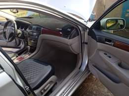 A picture of Lexus Es300 First body Extremely Clean interior Engine and gear