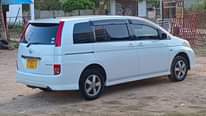 A picture of TOYOTA ISIS NAIUZA MIL 12 8 0743435416