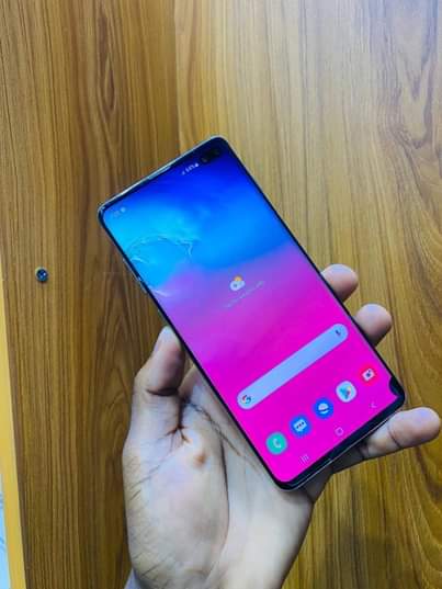 A picture of Samsung galaxy S10plus