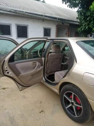 A picture of Toyota Camry 2001 registered first body pan 2.150m last