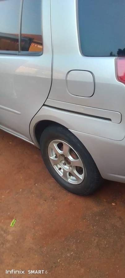 A picture of Toyota raum