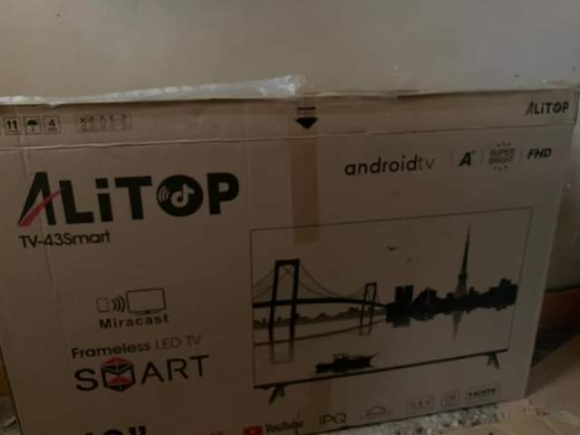 A picture of Alitop smart Tv nchi 43