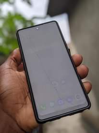 A picture of LG style 6