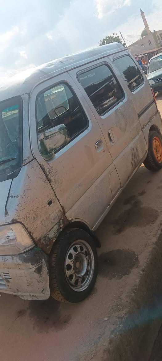 A picture of Suzuki every mini bus