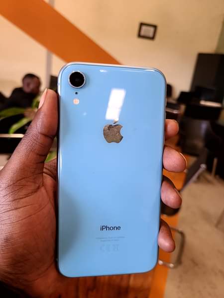 A picture of Iphone xr 128gb 600 000ugx No face call whatsapp 0702889467