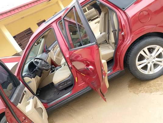 A picture of Toks 2012 Hyundai Santa Fe 4Plugs 12m.dm 08024259424