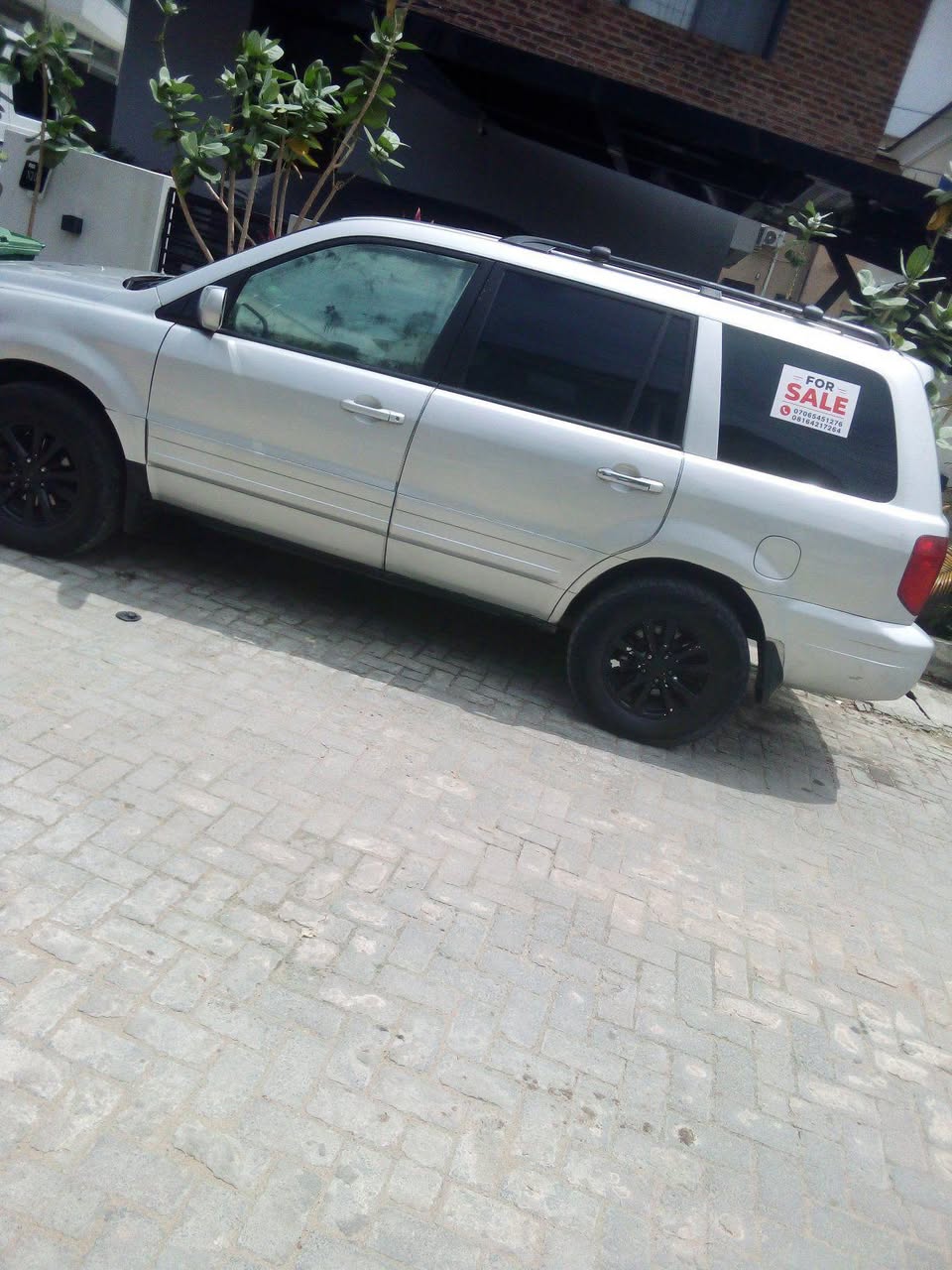 A picture of Honda pilot 05