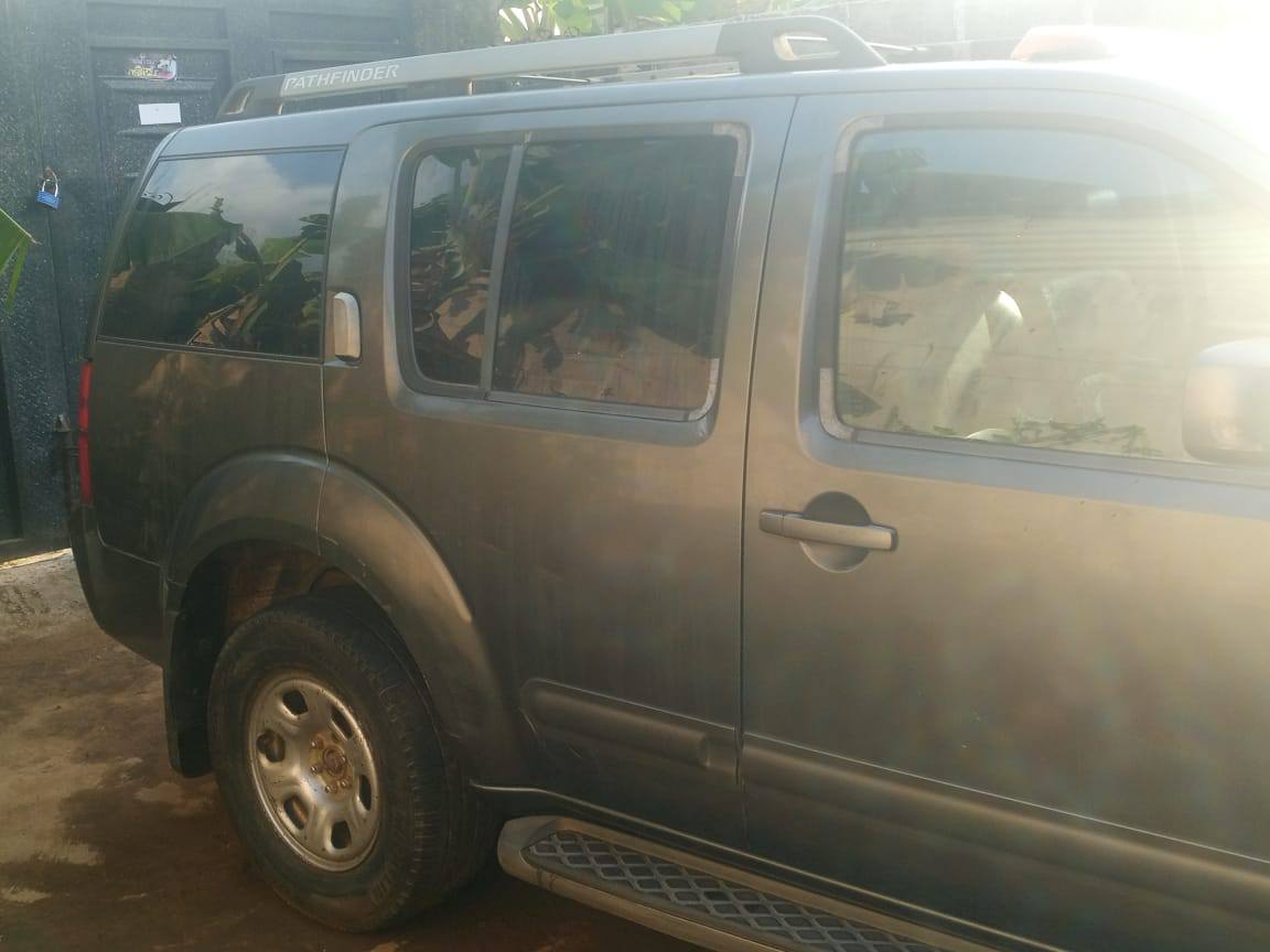 A picture of Nissan highlander 2006