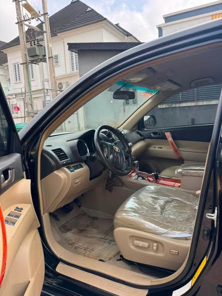 A picture of Toyota Highlander 2008 model