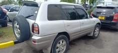 A picture of TOYOTA RAV4 2 AIRBAGS FULL AC PRICE 11.5ML CALL 0712747229